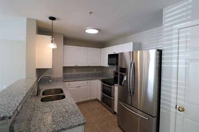 Building Photo - 111 Mill Pond Dr
