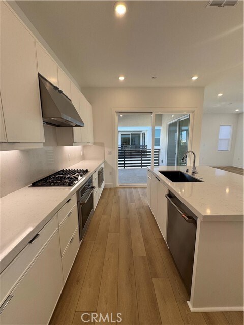 Building Photo - 436 Loon