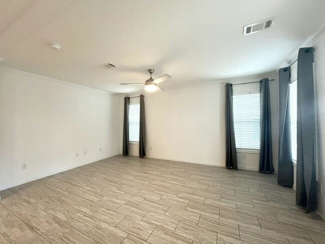Building Photo - 402 Morristown Cay