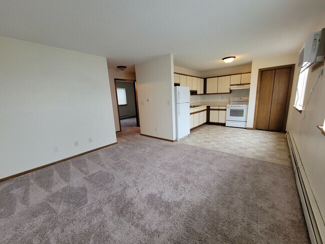 Building Photo - Great Marion Location. 2 bedroom 1 bath, h...