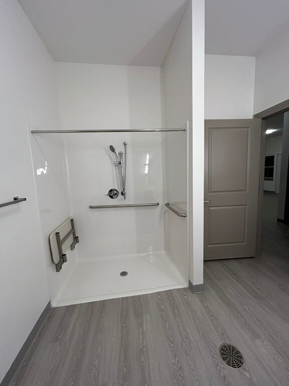 Building Photo - 626 Main St