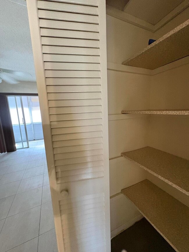 Building Photo - 51 Waltham C