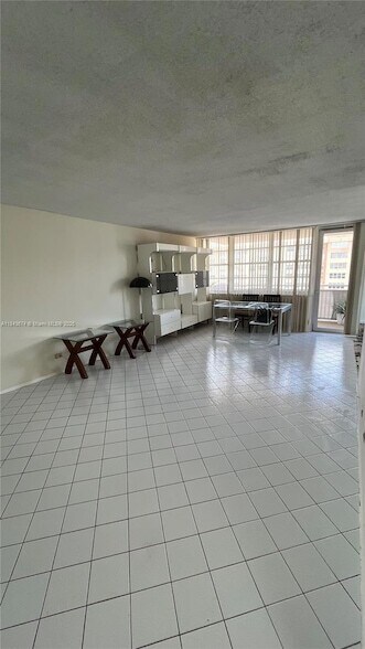Building Photo - 250 174th St