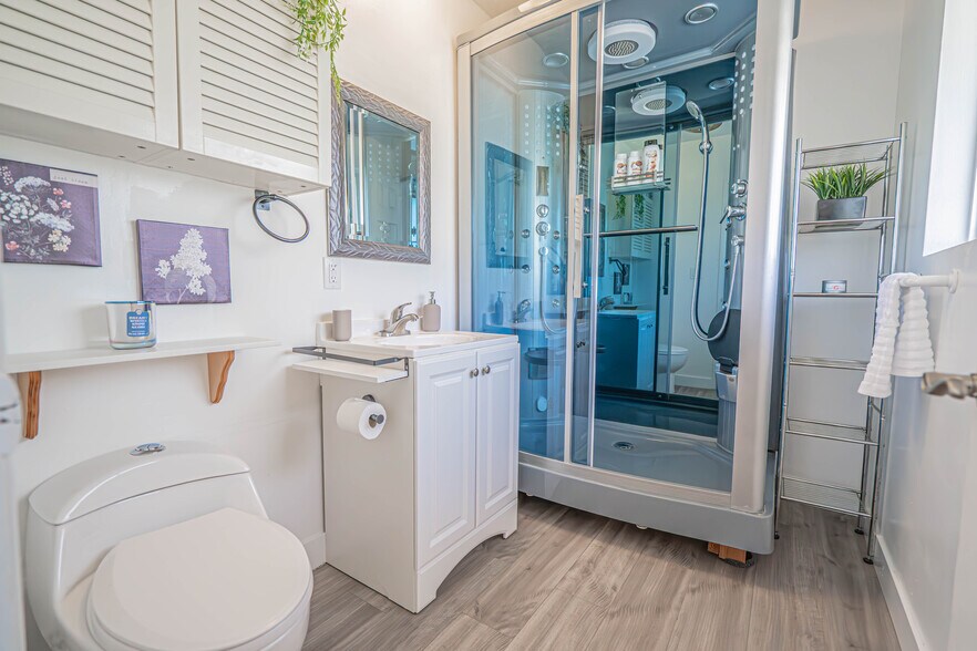 Building Photo - 35315 Glenwall St