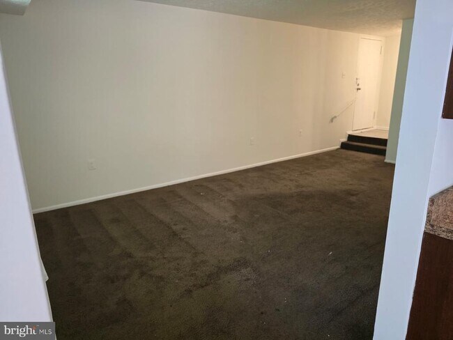 Building Photo - 7814 Hanover Pkwy
