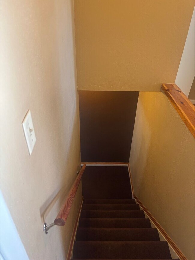 Building Photo - Charming 2-Bedroom Property in Prime Location