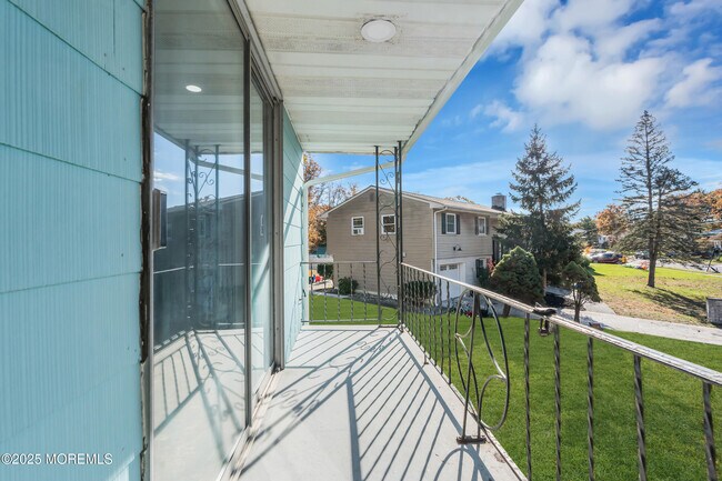 Building Photo - 16 Burdge Dr