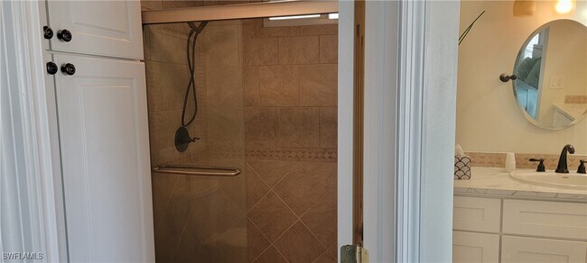 Building Photo - 4700 Tahiti Dr