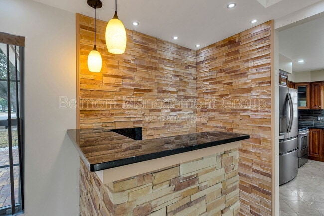 Building Photo - 283 N Ranger Blvd