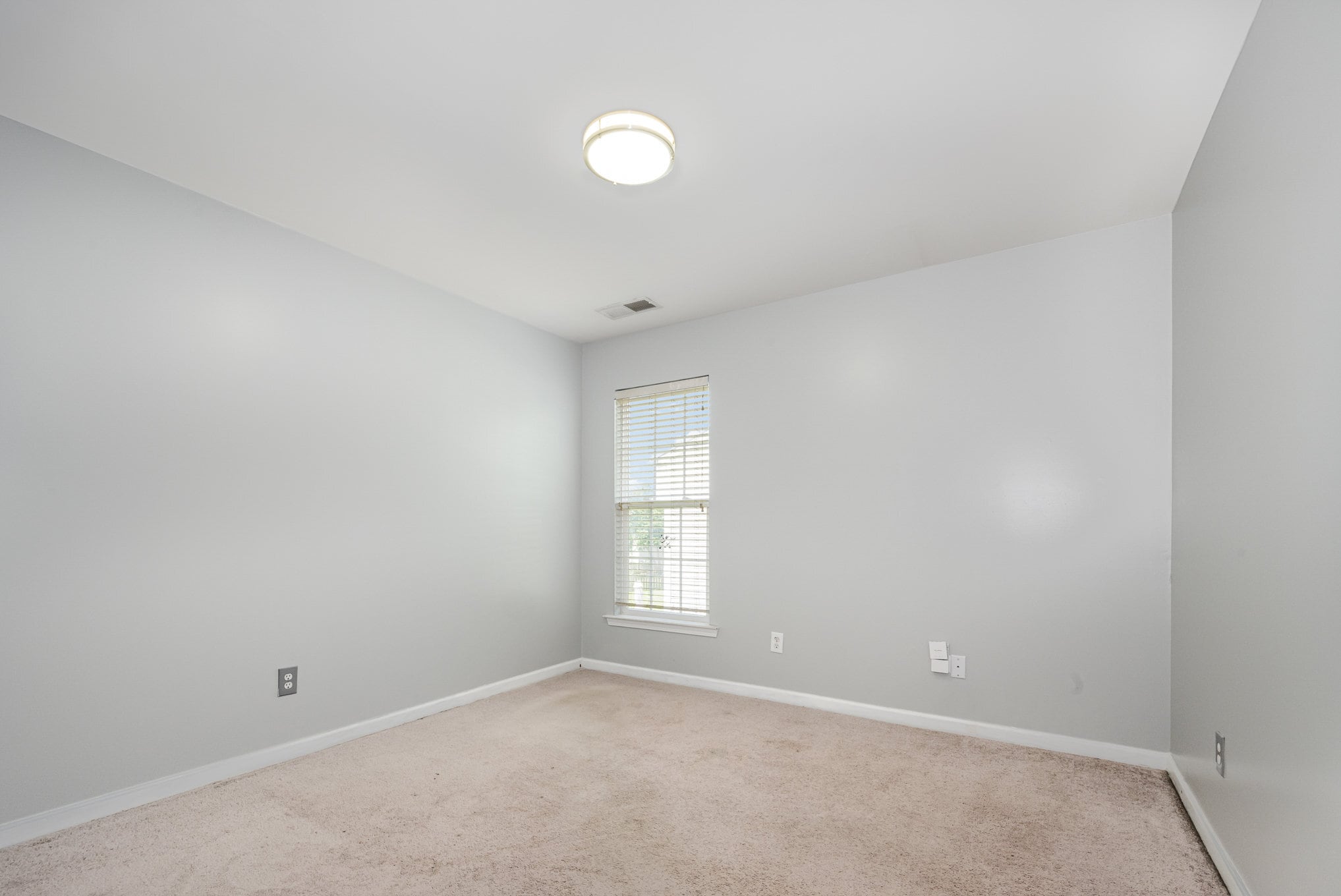 Building Photo - 10901 Claude Freeman Dr