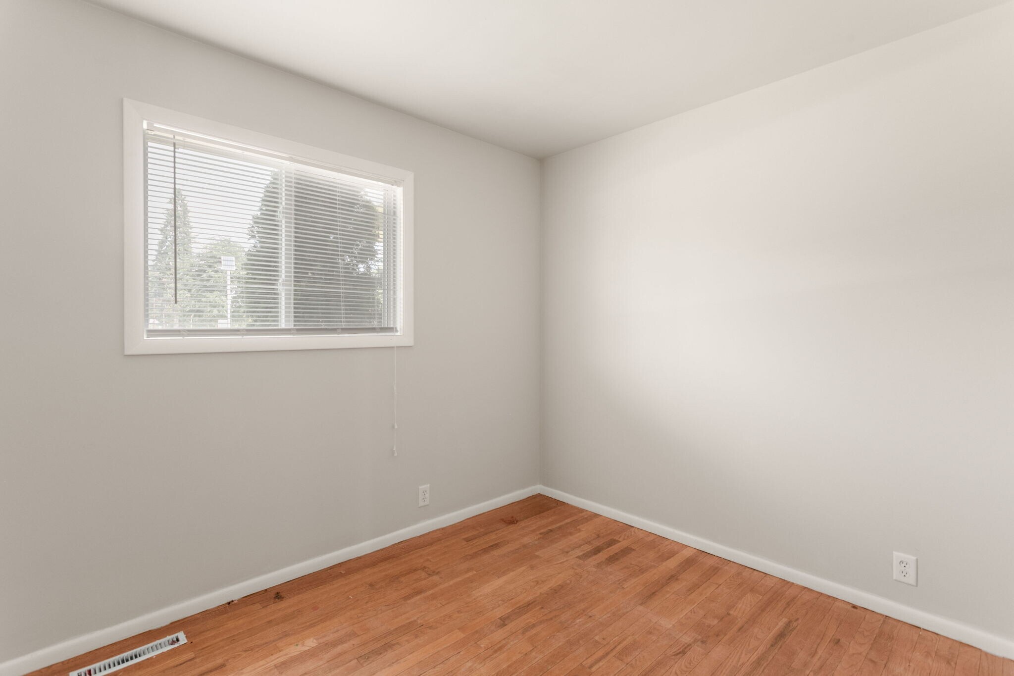 Building Photo - 1536 Byron Dr