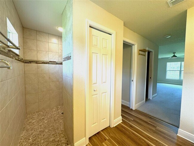 Building Photo - 1724 E Gate Dancer Cir