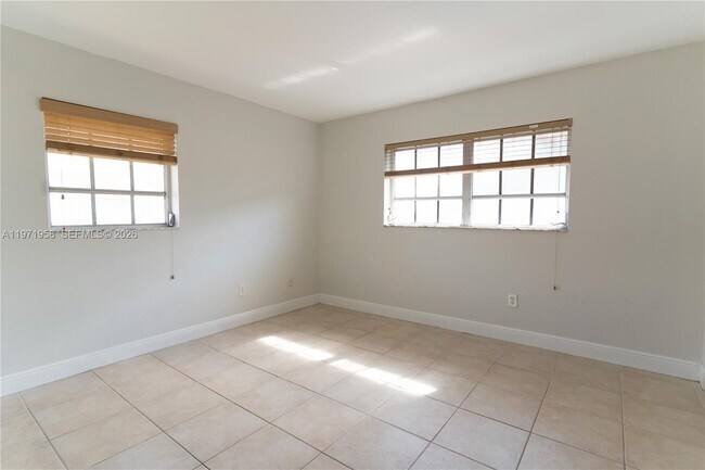 Building Photo - 8650 SW 109th Ave