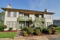 Building Photo - 12104 Carriage Ct SE