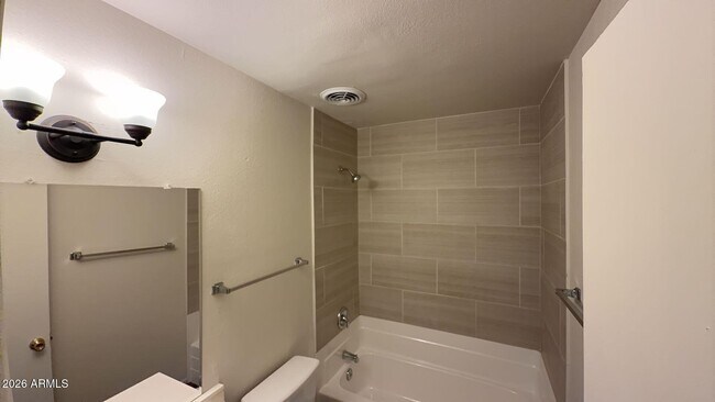Building Photo - 4418 N 53rd Ln