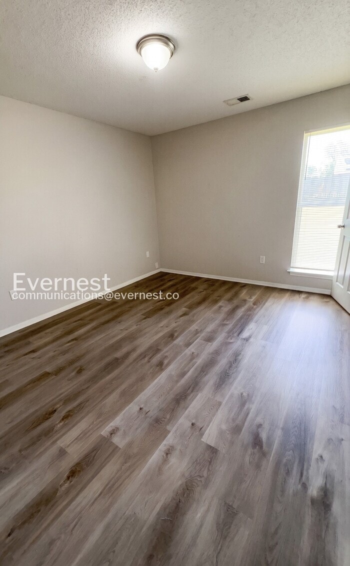 Building Photo - 4199 Blackstone Dr