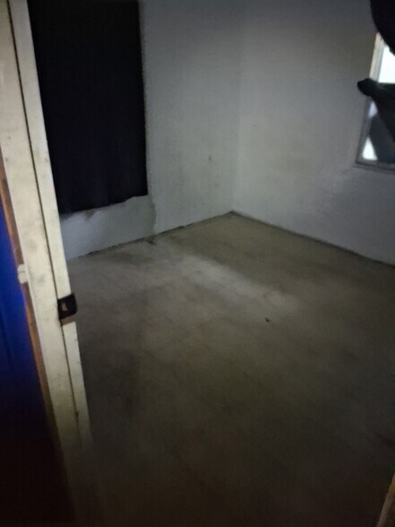 Building Photo - 500 St Thomas Ln