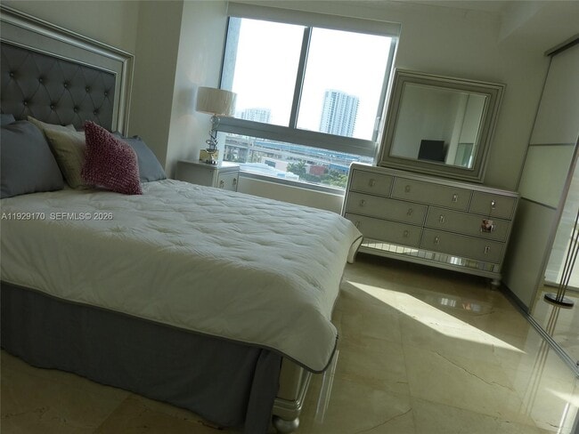 Building Photo - 90 SW 3rd St