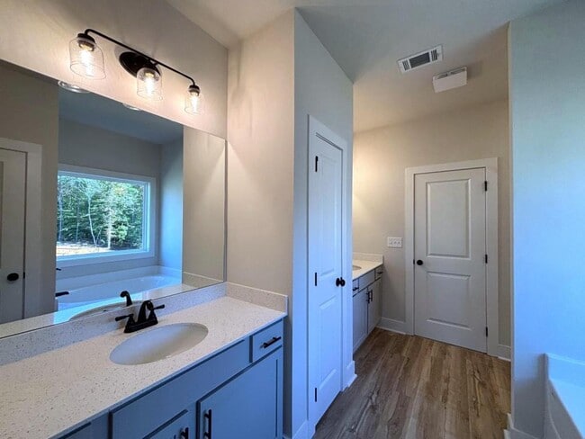 Building Photo - 4542 Highland Gate Pkwy