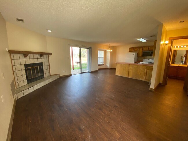 Building Photo - 143 PR 1509