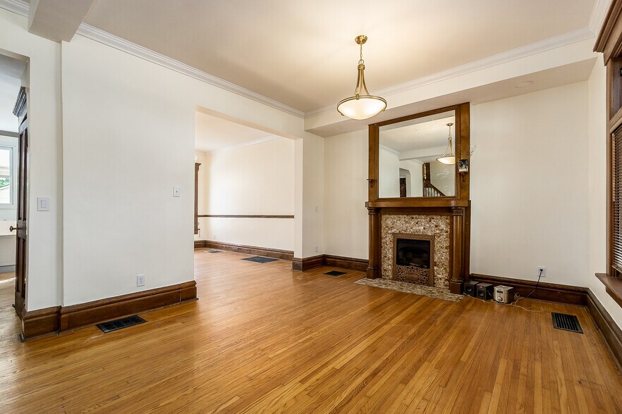Building Photo - 986 Neil Ave