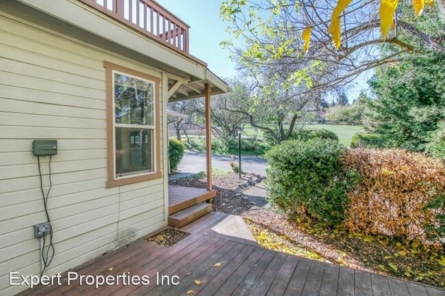 Building Photo - 3 br, 2.5 bath House - 622 Scenic Lane