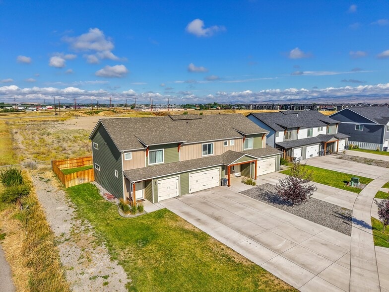 Building Photo - 201 13th St