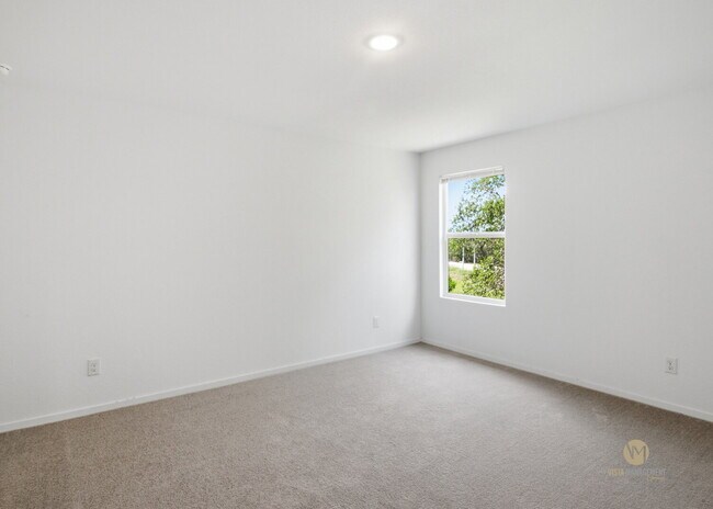 Building Photo - "Spacious 4-Bedroom Retreat with 2.5 Baths in Beautiful San Antonio!"