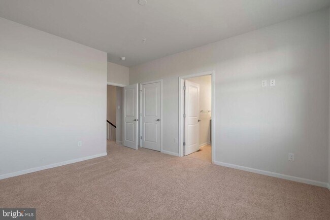 Building Photo - 462 Tiller St