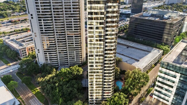 Building Photo - 15 Greenway Plz