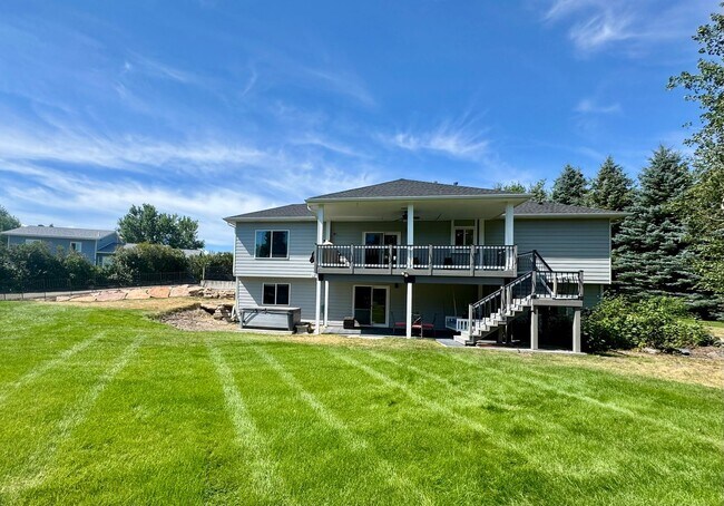 Building Photo - Spacious and Private 5-Bedroom Home for Re...