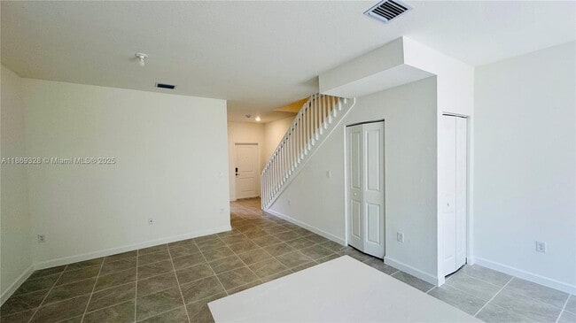 Building Photo - 2632 SE 27th Dr