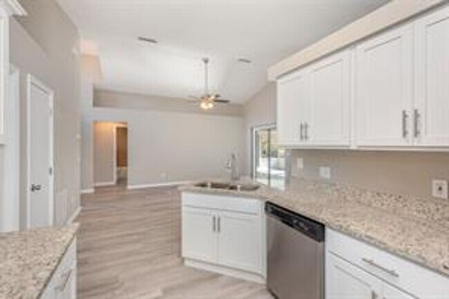 Building Photo - 3846 Long Grove Ln