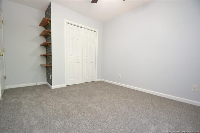 Building Photo - 308 Black Bird Ct