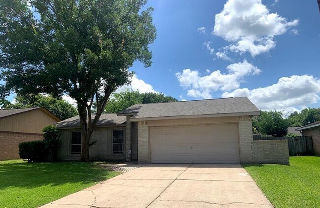 Building Photo - 16715 Ribbonridge Dr