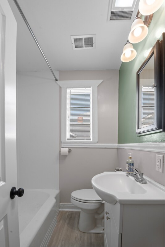 Building Photo - 14 Concord St