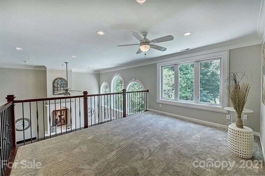 Building Photo - 2427 Mt Isle Harbor Dr