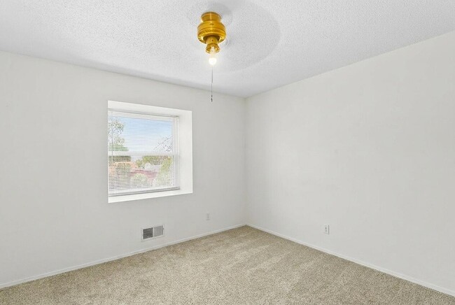 Building Photo - 3008 Matador Dr NE