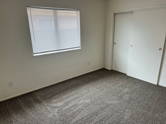 Building Photo - 5409 Tupper Ct