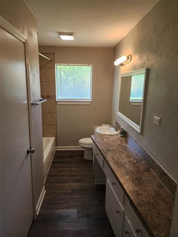 Building Photo - 4405 Wedgmont Cir S