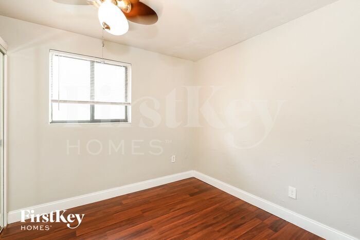 Building Photo - 3763 SW 17th St