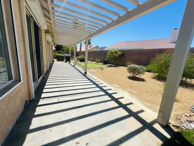 Building Photo - 78780 Birchcrest Cir