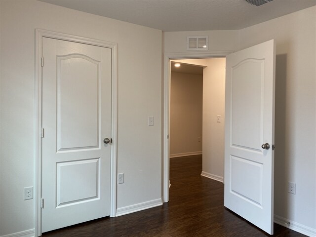 Building Photo - 1116 Brenton Leaf Dr