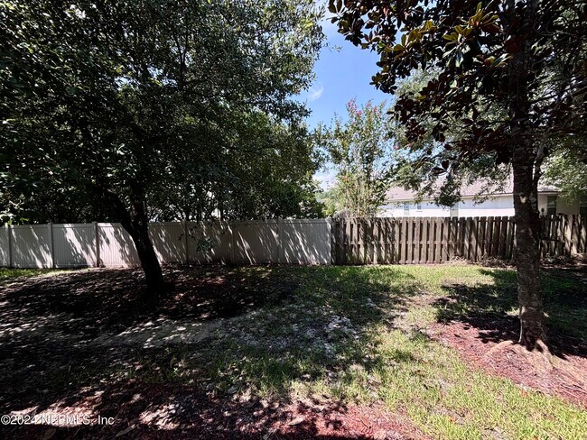 Building Photo - 369 Scrub Jay Dr