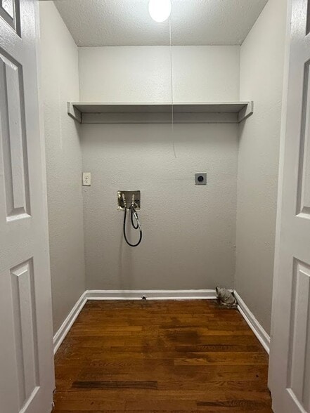 Building Photo - 1602 Line Cir