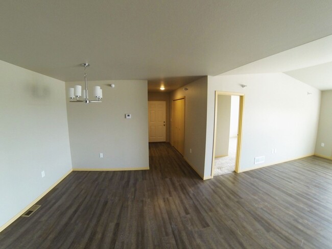 Building Photo - 2 & 3 Bedroom Units Available Now!