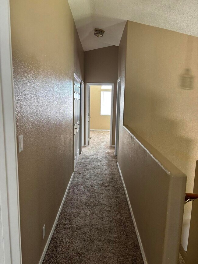 Building Photo - 7123 Husky Dr NE