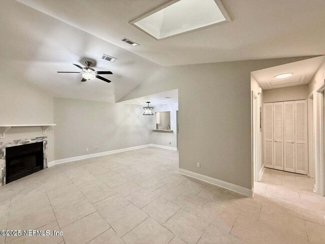 Building Photo - 3801 Crown Point Rd