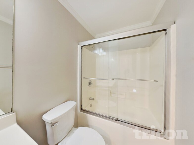 Building Photo - 1166 Waterlyn Dr