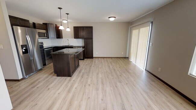 Building Photo - 711 Deer Haven Ct